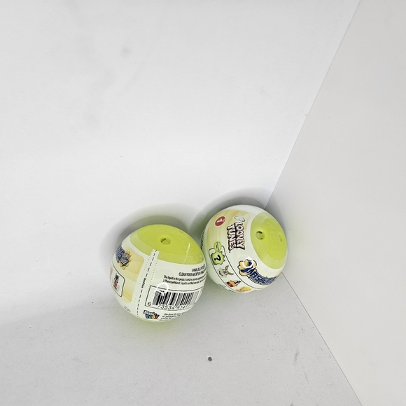 Lot Of 2 Looney Tunes Mashems balls - Series 1 Mystery Figures Daffy Bugs New.  - Picture 5 of 7